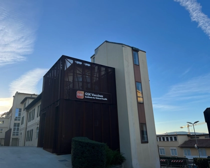 Edificio GVGH Siena con insegna