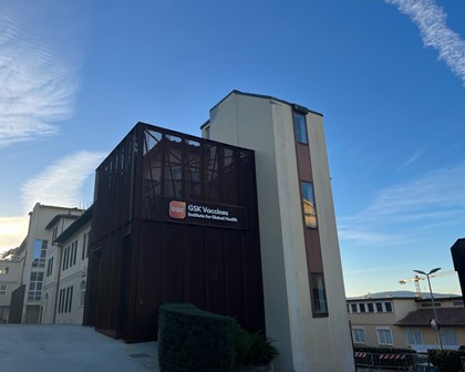 Edificio GVGH Siena con insegna
