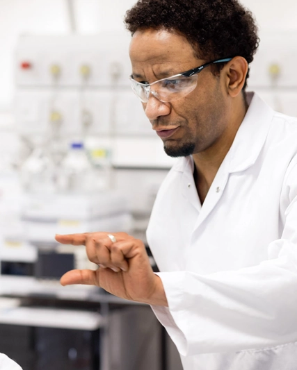 Vediamo del personale al lavoro.